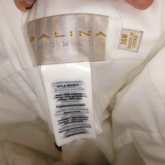 Wedding Dress - Picture 7 of 10